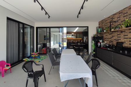 Casa de condomínio à venda com 301m², 4 quartos e 4 vagasÁrea gourmet