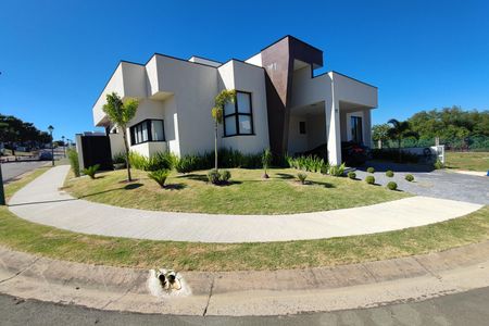 Casa de condomínio à venda com 301m², 4 quartos e 4 vagasFachada