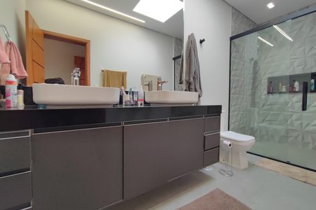 Casa de condomínio à venda com 301m², 4 quartos e 4 vagasBanheiro Suíte