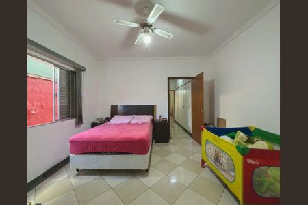 Casa à venda com 263m², 3 quartos e 3 vagasQuarto