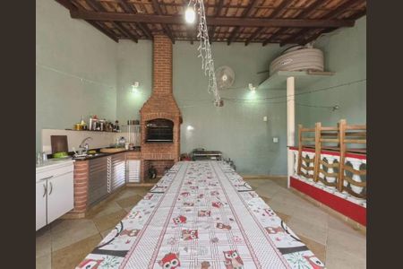 Casa à venda com 263m², 3 quartos e 3 vagasChurrasqueira