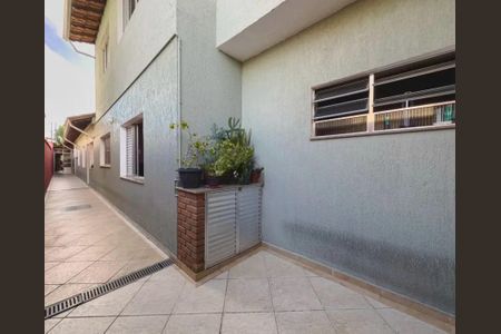 Casa à venda com 263m², 3 quartos e 3 vagasCorredor