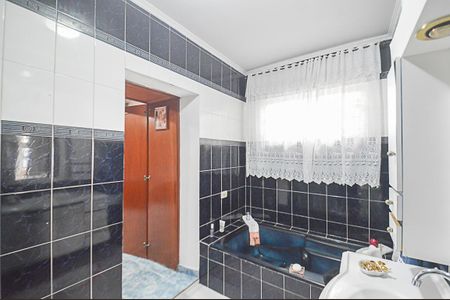 Casa à venda com 130m², 3 quartos e 3 vagasBanheiro da Suíte