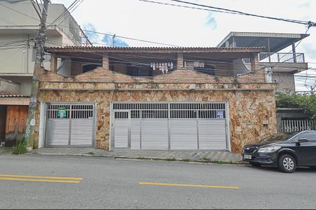 Casa à venda com 130m², 3 quartos e 3 vagasFachada
