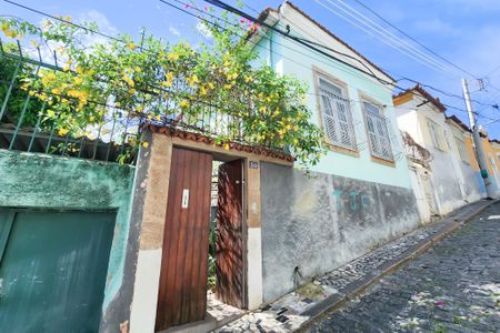 Casa para alugar com 150m², 3 quartos e sem vaga Casa para alugar com 150m², 3 quartos e sem vagaFachada