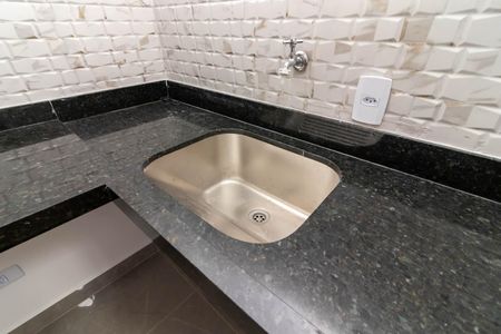 Apartamento à venda com 43m², 2 quartos e sem vaga Apartamento à venda com 43m², 2 quartos e sem vagaCozinha e Área de Serviço