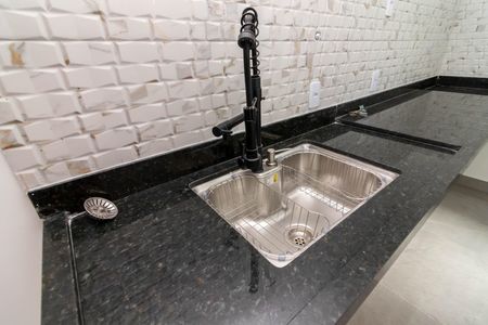 Apartamento à venda com 43m², 2 quartos e sem vaga Apartamento à venda com 43m², 2 quartos e sem vagaCozinha e Área de Serviço