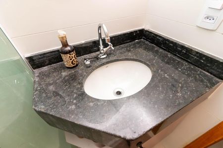 Apartamento à venda com 37m², 2 quartos e 1 vaga Apartamento à venda com 37m², 2 quartos e 1 vagaBanheiro