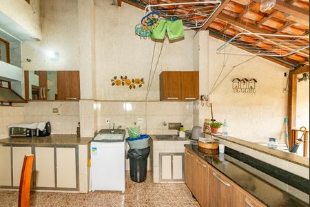 Casa à venda com 630m², 12 quartos e 1 vaga Casa à venda com 630m², 12 quartos e 1 vagaÁrea de Serviço - Varanda