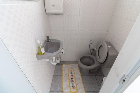 Casa à venda com 100m², 2 quartos e 1 vagaLavabo