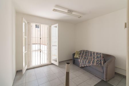 Casa à venda com 100m², 2 quartos e 1 vagaQuarto