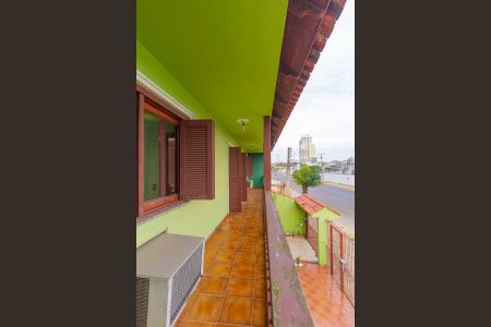 Casa à venda com 250m², 3 quartos e 4 vagas Casa à venda com 250m², 3 quartos e 4 vagasVaranda da Sala 3