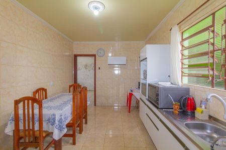 Casa à venda com 250m², 3 quartos e 4 vagas Casa à venda com 250m², 3 quartos e 4 vagasCozinha