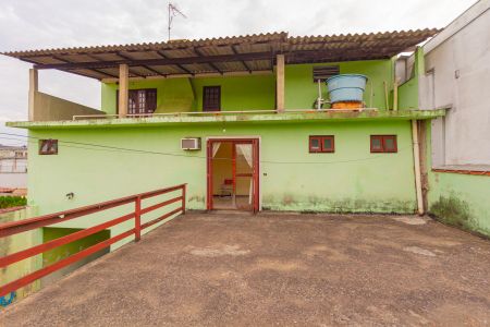 Casa à venda com 250m², 3 quartos e 4 vagas Casa à venda com 250m², 3 quartos e 4 vagasTerraço