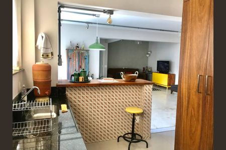 Apartamento à venda com 86m², 1 quarto e 1 vagaCozinha