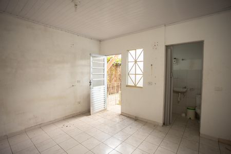 Casa à venda com 125m², 8 quartos e 1 vagaEDÍCULA