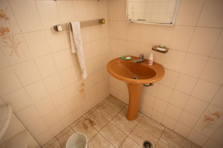 Casa à venda com 125m², 8 quartos e 1 vagaBANHEIRO- CASA 2