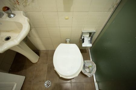 Casa à venda com 125m², 8 quartos e 1 vagaBANHEIRO QUARTO 1