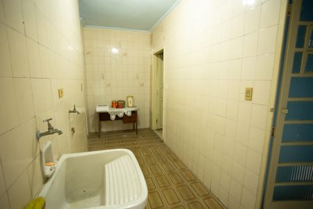 Casa à venda com 125m², 8 quartos e 1 vagaÁREA DE SERVIÇO