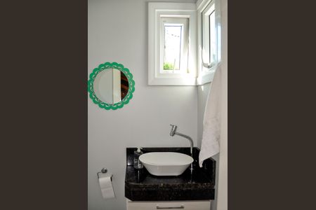 Casa de condomínio à venda com 150m², 3 quartos e 2 vagas Casa de condomínio à venda com 150m², 3 quartos e 2 vagasLavabo