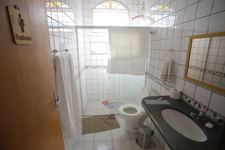 Casa para alugar com 146m², 4 quartos e 4 vagasBanheiro