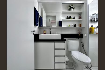 Apartamento à venda com 43m², 2 quartos e sem vaga Apartamento à venda com 43m², 2 quartos e sem vagaBanheiro