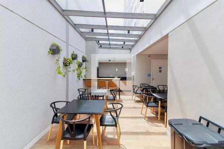 Apartamento à venda com 43m², 2 quartos e sem vaga Apartamento à venda com 43m², 2 quartos e sem vagaChurrasqueira