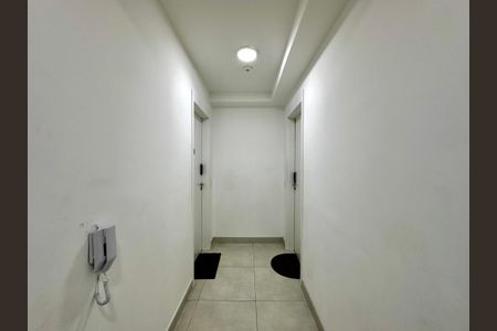 Apartamento à venda com 43m², 2 quartos e sem vaga Apartamento à venda com 43m², 2 quartos e sem vagaHall Apartamento