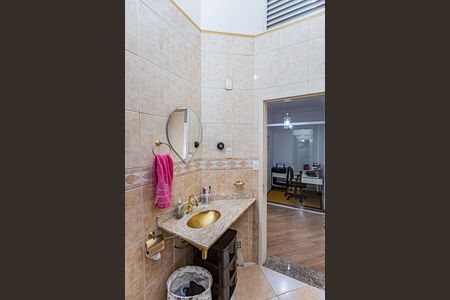 Casa à venda com 160m², 3 quartos e 2 vagasBanheiro