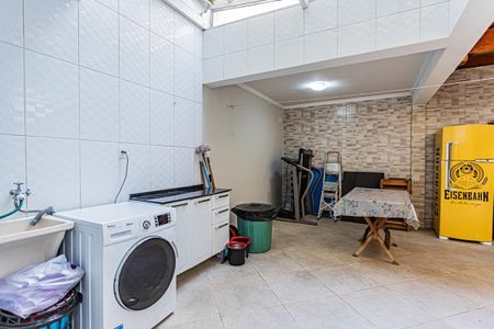 Casa à venda com 160m², 3 quartos e 2 vagasÁrea de Serviço