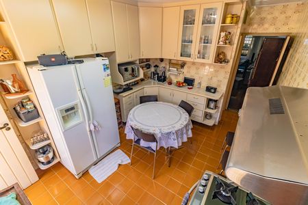 Casa à venda com 118m², 2 quartos e 2 vagasCozinha 