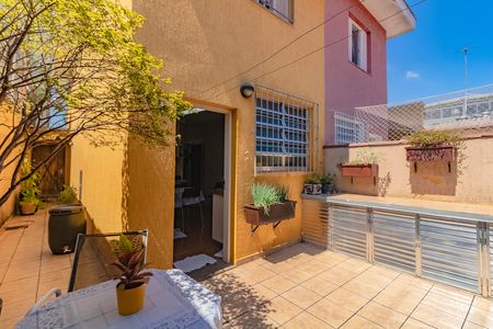 Casa à venda com 118m², 2 quartos e 2 vagasQuintal