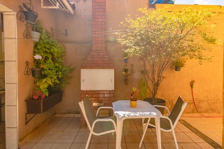 Casa à venda com 118m², 2 quartos e 2 vagasQuintal