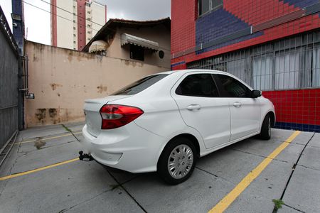 Apartamento para alugar com 38m², 1 quarto e 1 vaga Apartamento para alugar com 38m², 1 quarto e 1 vagaGaragem