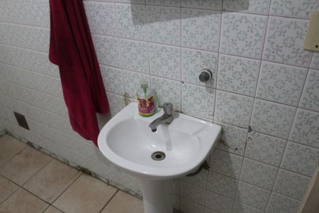 Casa à venda com 180m², 5 quartos e 4 vagasBanheiro 2