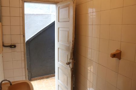 Casa à venda com 180m², 5 quartos e 4 vagasBanheiro 1