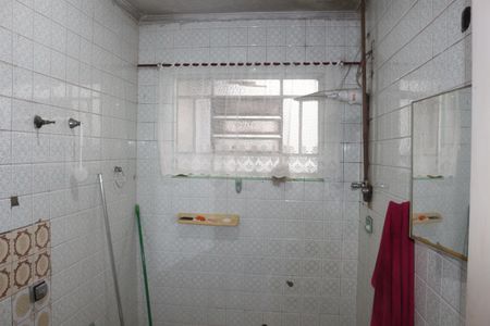 Casa à venda com 180m², 5 quartos e 4 vagasBanheiro 2