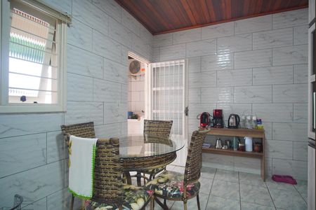 Casa à venda com 197m², 3 quartos e 2 vagasCozinha