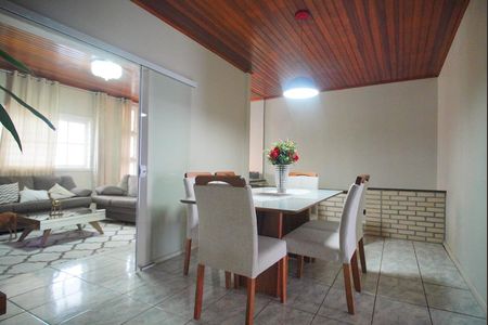Casa à venda com 197m², 3 quartos e 2 vagasSala de Jantar