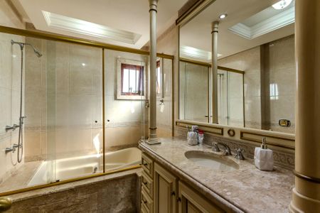 Casa à venda com 290m², 3 quartos e 2 vagas Casa à venda com 290m², 3 quartos e 2 vagasSuíte Banheiro