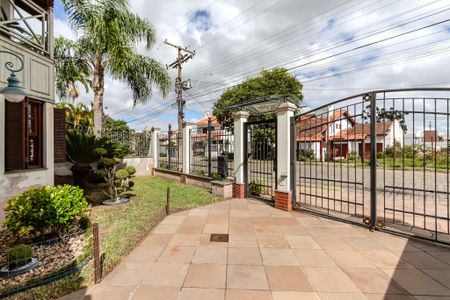 Casa à venda com 290m², 3 quartos e 2 vagas Casa à venda com 290m², 3 quartos e 2 vagasJardim
