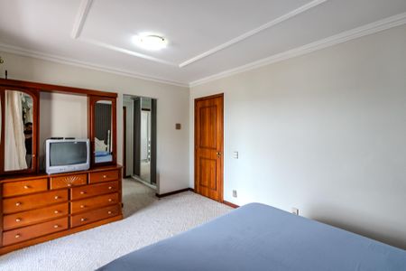 Casa à venda com 290m², 3 quartos e 2 vagas Casa à venda com 290m², 3 quartos e 2 vagasSuíte