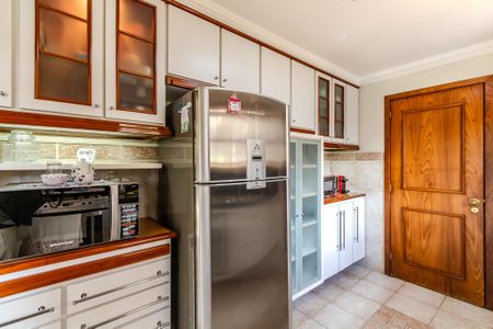 Casa à venda com 290m², 3 quartos e 2 vagas Casa à venda com 290m², 3 quartos e 2 vagasCozinha