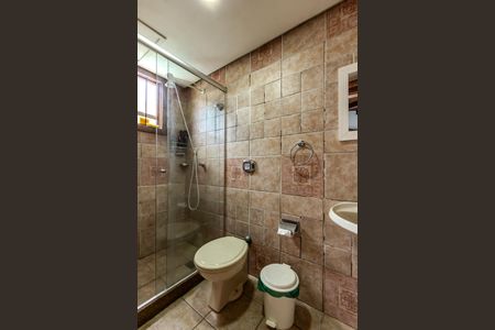 Casa à venda com 290m², 3 quartos e 2 vagas Casa à venda com 290m², 3 quartos e 2 vagasBanheiro de Serviço 2