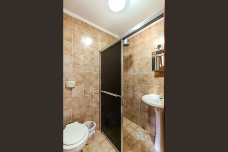 Casa à venda com 290m², 3 quartos e 2 vagas Casa à venda com 290m², 3 quartos e 2 vagasBanheiro de Serviço