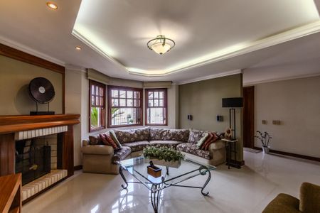 Casa à venda com 290m², 3 quartos e 2 vagas Casa à venda com 290m², 3 quartos e 2 vagasSala de TV