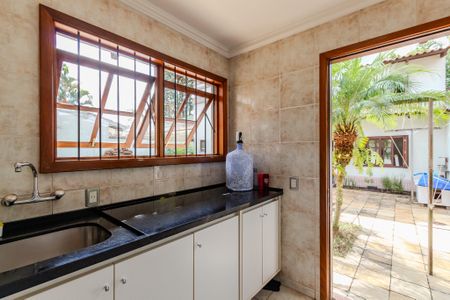 Casa à venda com 290m², 3 quartos e 2 vagas Casa à venda com 290m², 3 quartos e 2 vagasÁrea de Serviço