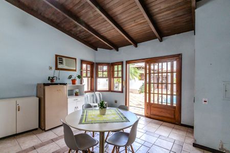 Casa à venda com 290m², 3 quartos e 2 vagas Casa à venda com 290m², 3 quartos e 2 vagasChurrasqueira