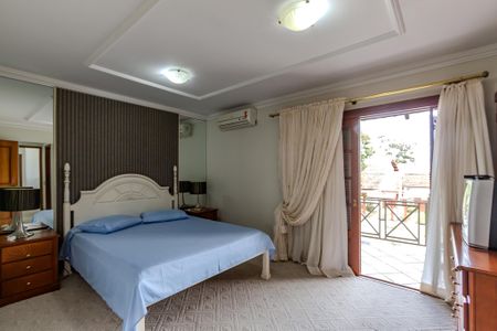 Casa à venda com 290m², 3 quartos e 2 vagas Casa à venda com 290m², 3 quartos e 2 vagasSuíte