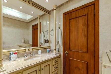 Casa à venda com 290m², 3 quartos e 2 vagas Casa à venda com 290m², 3 quartos e 2 vagasSuíte Banheiro